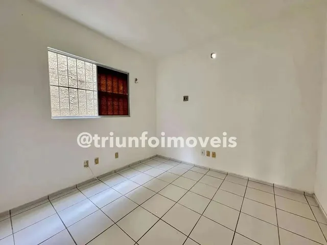 Imagem 2: Casa em Condomínio com 4 Quartos na Morada do Sol