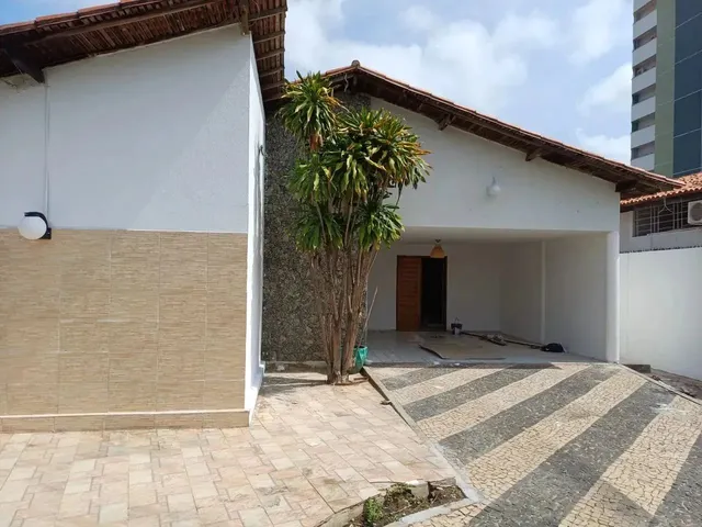Imagem 15: Excelente Casa na Av. Lindolfo Monteiro com 5 Quartos Sendo 4 Suites, Sala Ampla, Jardim D