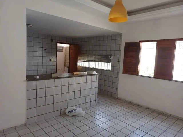 Imagem 4: Excelente Casa na Av. Lindolfo Monteiro com 5 Quartos Sendo 4 Suites, Sala Ampla, Jardim D