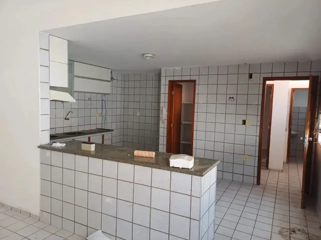Imagem 13: Excelente Casa na Av. Lindolfo Monteiro com 5 Quartos Sendo 4 Suites, Sala Ampla, Jardim D