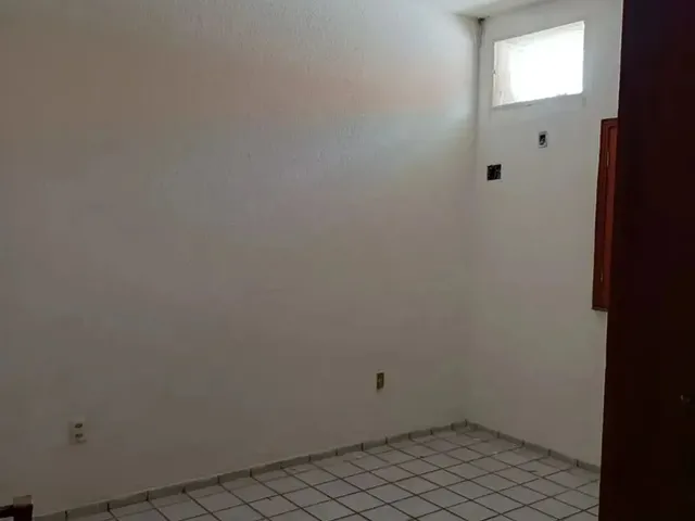 Imagem 12: Excelente Casa na Av. Lindolfo Monteiro com 5 Quartos Sendo 4 Suites, Sala Ampla, Jardim D
