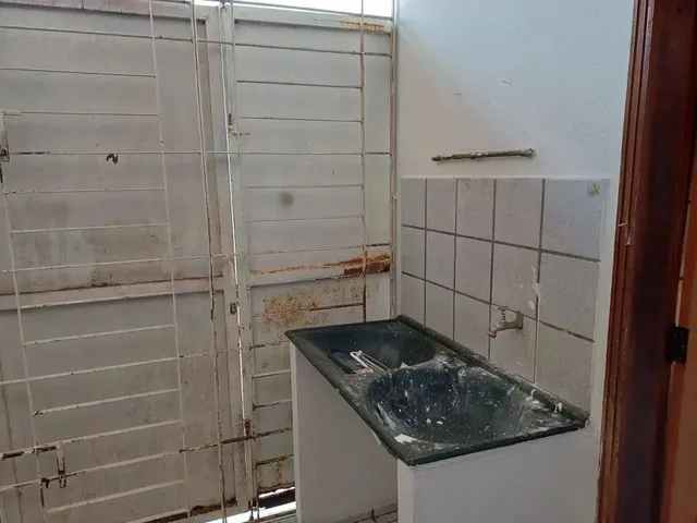 Imagem 10: Excelente Casa na Av. Lindolfo Monteiro com 5 Quartos Sendo 4 Suites, Sala Ampla, Jardim D