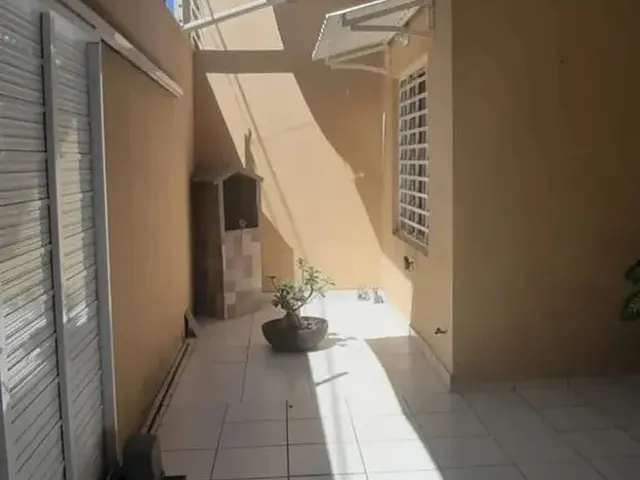 Imagem: Casa no santa Isabel com 3 Quartos Sendo