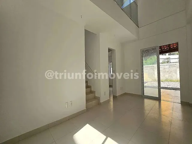 Imagem: Casa Duplex a Venda em Condomínio no Bairro