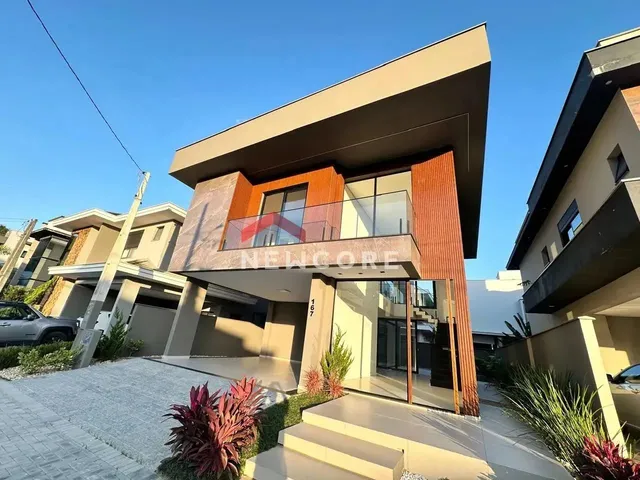 Imagem: Casa de Condomínio em Rua Guilherme Zilmann