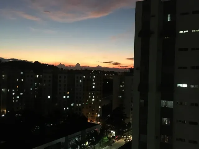 Imagem: O apartamento possui 2 Dormitórios, 1 Banheiro, 1 Vaga na