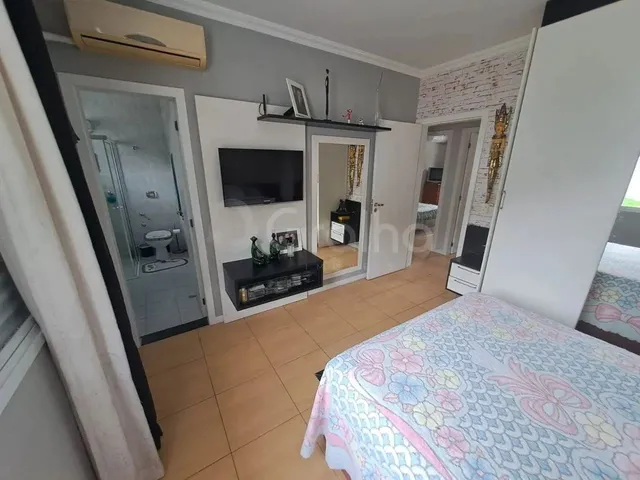 Imagem 2: Casa com 5 Quartos e Piscina a 5 Minutos da Lagoa da Conceição