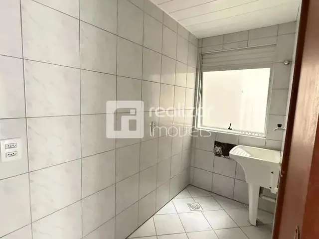 Imagem 2: Apartamento 2 Quartos no Bairro Carvoeira - Florianópolis