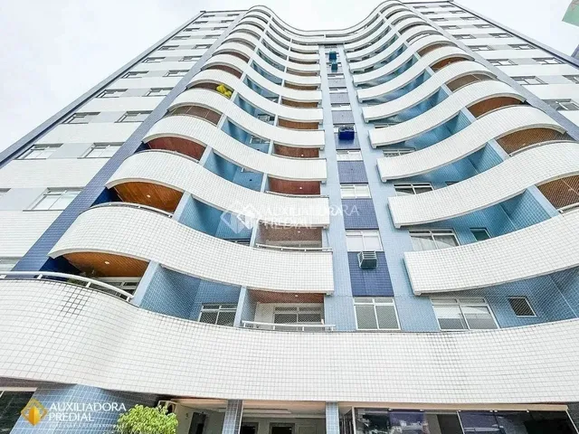 Imagem: Semi-Mobiliado em Andar Alto, Edifício