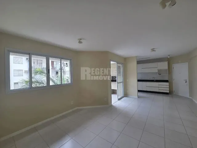 Imagem 12: Apartamento À Venda com 2 Dormitórios no Bairro Trindade