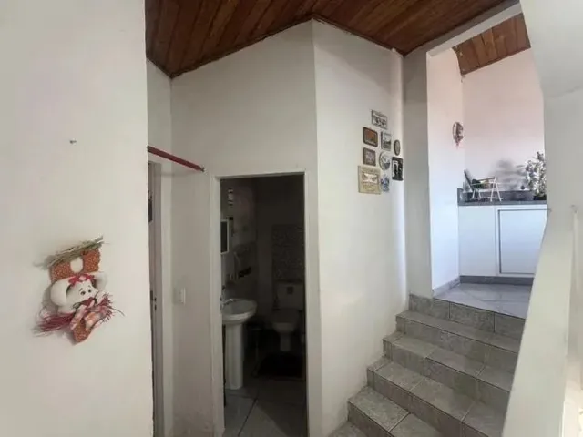 Imagem 3: Casa com 3 Quartos À Venda em Florianópolis/Sc - Próximo À Ufsc