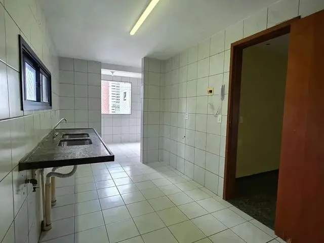 Imagem 13: Imóvel para Aluguel Possui 114 Metros Quadrados com 3 Quartos em Lagoa Nova - Natal - Rn