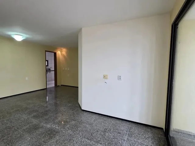 Imagem 12: Imóvel para Aluguel Possui 114 Metros Quadrados com 3 Quartos em Lagoa Nova - Natal - Rn