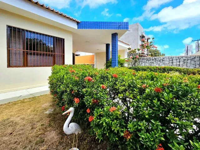 Imagem 3: Casa em Capim Macio com 284 M², 3 Suítes, Lado Sombra, Ventilada