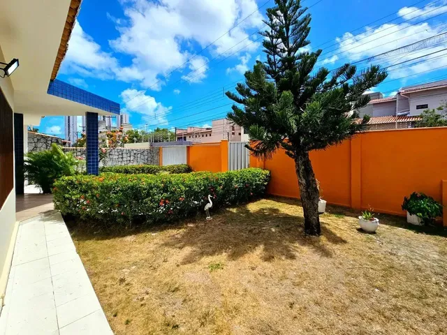 Imagem 15: Casa em Capim Macio com 284 M², 3 Suítes, Lado Sombra, Ventilada