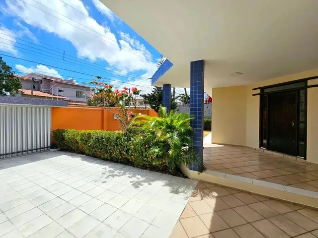 Imagem 12: Casa em Capim Macio com 284 M², 3 Suítes, Lado Sombra, Ventilada