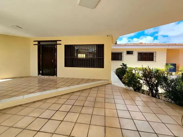 Imagem 9: Casa em Capim Macio com 284 M², 3 Suítes, Lado Sombra, Ventilada