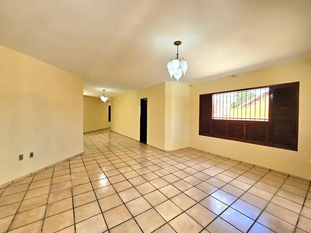 Imagem 13: Casa em Capim Macio com 284 M², 3 Suítes, Lado Sombra, Ventilada