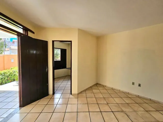 Imagem 7: Casa em Capim Macio com 284 M², 3 Suítes, Lado Sombra, Ventilada