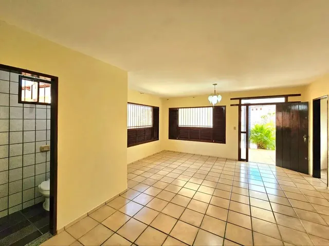 Imagem 16: Casa em Capim Macio com 284 M², 3 Suítes, Lado Sombra, Ventilada