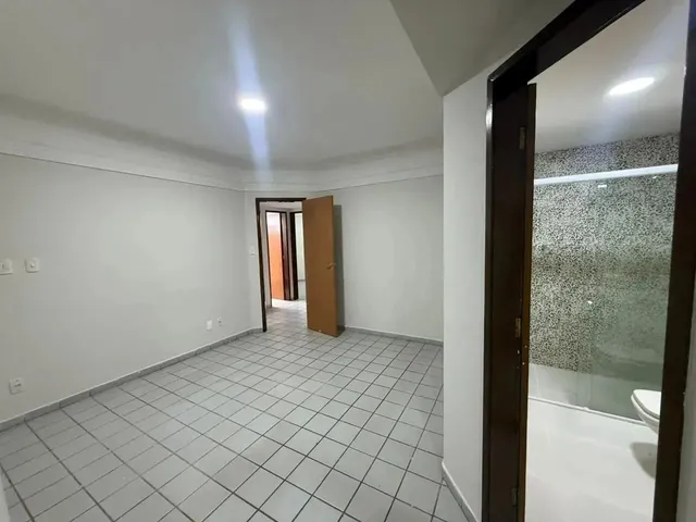 Imagem 10: Edifício Apollo - Apartamento 3/4 Sendo 01 Suite - Candelária - Incluso Cond e Iptu