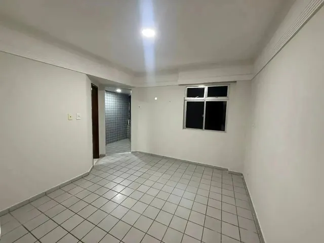 Imagem 5: Edifício Apollo - Apartamento 3/4 Sendo 01 Suite - Candelária - Incluso Cond e Iptu