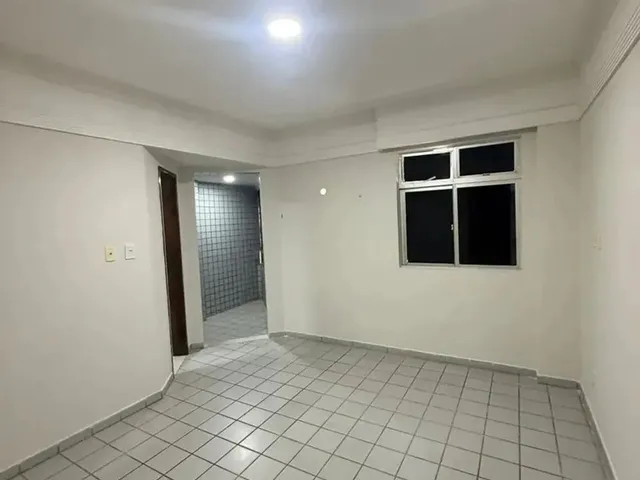 Imagem 2: Edifício Apollo - Apartamento 3/4 Sendo 01 Suite - Candelária - Incluso Cond e Iptu
