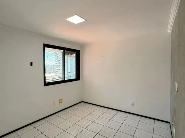 Imagem 2: Imóvel para Venda Possui 130 Metros Quadrados com 3 Quartos em Mucuripe - Fortaleza - Ce