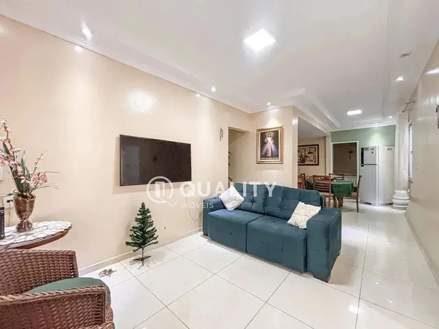 Imagem: Casa Plana com 3 Quartos no Bairro Jóquei