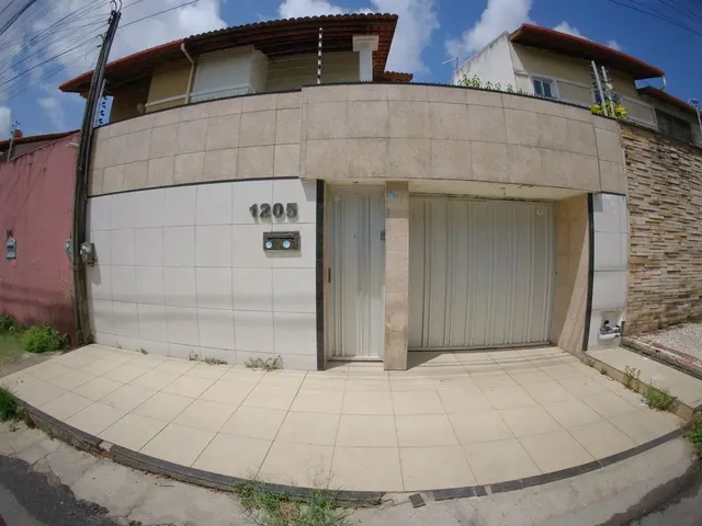 Imagem: Casa Duplex para Venda Possui 240 M² com