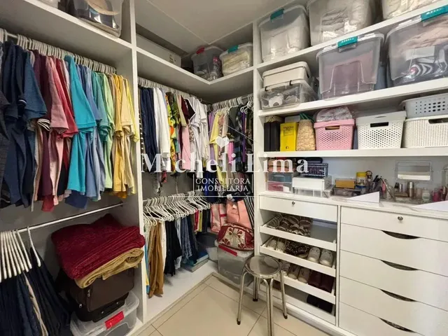 Imagem 11: Casa À Venda com 4 Suítes, 200M², Projetada no Condomínio Oliver Residence, Cidade