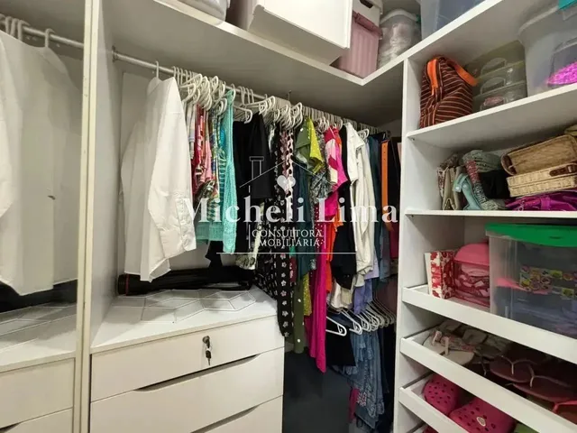 Imagem 9: Casa À Venda com 4 Suítes, 200M², Projetada no Condomínio Oliver Residence, Cidade