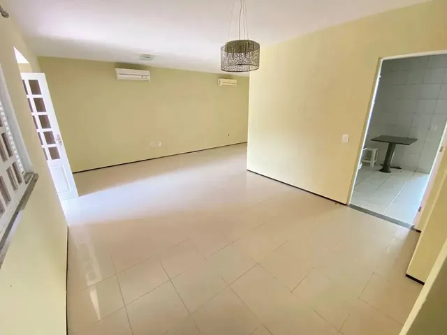 Imagem 13: Imóvel para Venda Possui 170 Metros Quadrados com 4 Quartos em Sapiranga-Coité