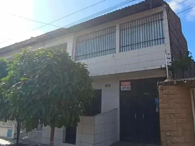 Imagem: Casa com 4 Quartos no Bairro Aerolândia