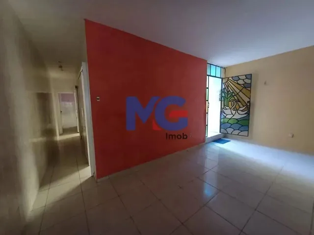 Imagem 2: Casa com 03 Quartos com 198M² no Bairro Vila União-Fortaleza-Ce
