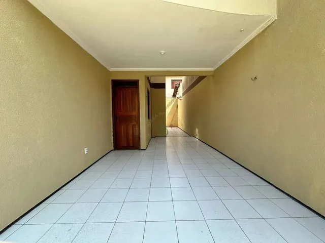 Imagem 4: Imóvel para Venda Tem 134 Metros Quadrados com 4 Quartos em Sapiranga-Coité - Fortaleza