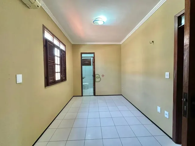 Imagem 2: Imóvel para Venda Tem 134 Metros Quadrados com 4 Quartos em Sapiranga-Coité - Fortaleza