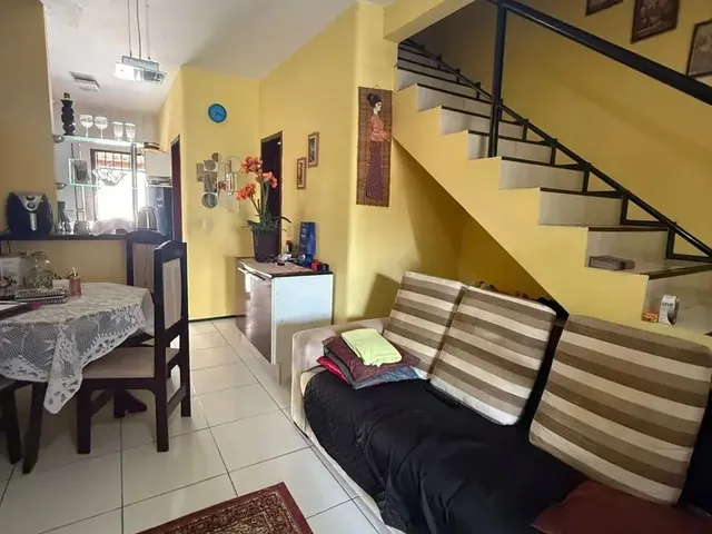 Imagem 4: Vende de Casa Enorme com 3 Quantos 2 Garagem na Lagoa Redonda - Mais Informações