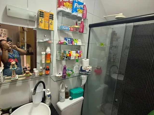 Imagem 6: Vende de Casa Enorme com 3 Quantos 2 Garagem na Lagoa Redonda - Mais Informações