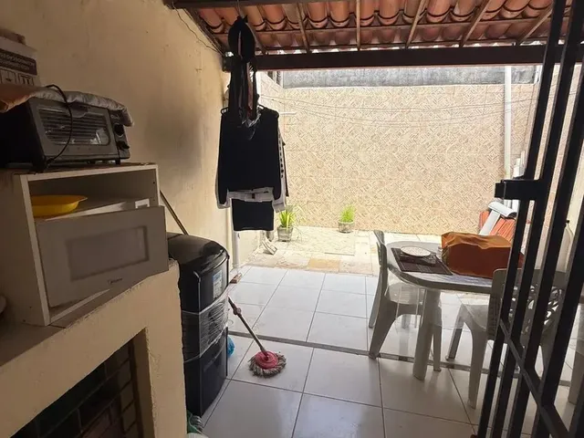 Imagem 16: Vende de Casa Enorme com 3 Quantos 2 Garagem na Lagoa Redonda - Mais Informações
