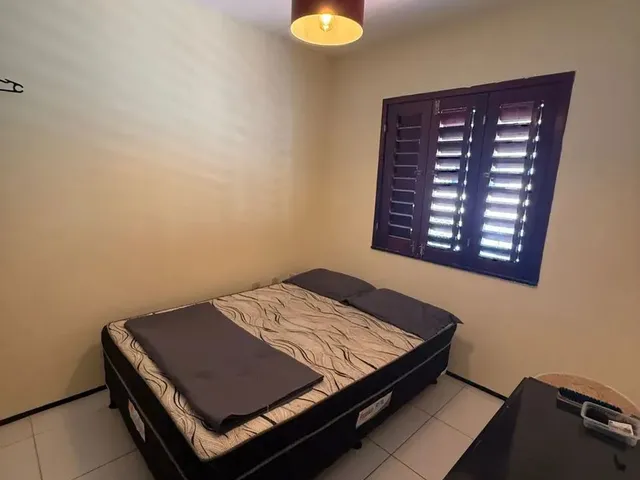 Imagem 7: Vende de Casa Enorme com 3 Quantos 2 Garagem na Lagoa Redonda - Mais Informações
