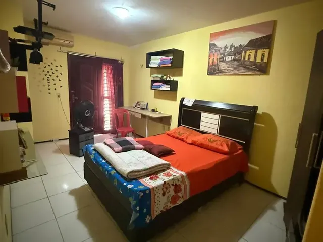 Imagem 10: Vende de Casa Enorme com 3 Quantos 2 Garagem na Lagoa Redonda - Mais Informações