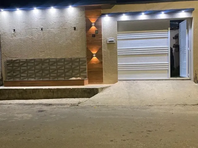 Imagem: A casa possui 2 Dormitórios, 1 Banheiro, 2 Vagas na