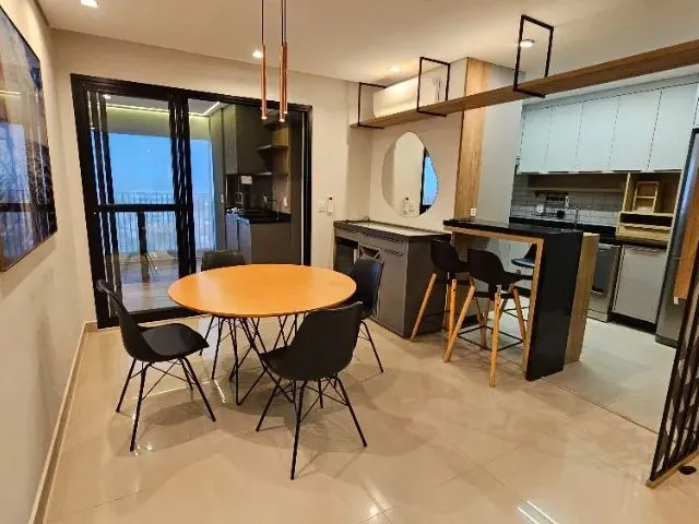 Imagem: O apartamento possui 2 Dormitórios, 2 Suítes, 5