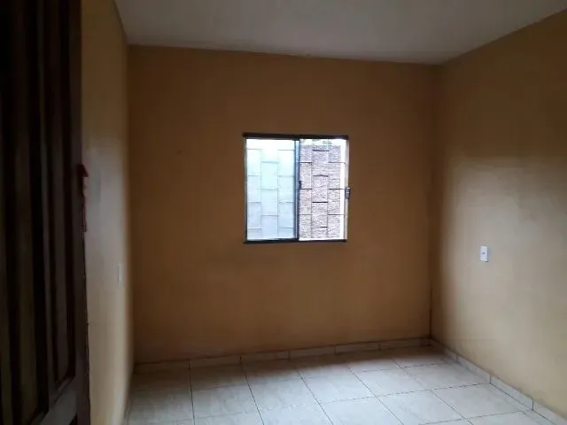 Imagem 2: Casa com Dois Quartos Zona Leste
