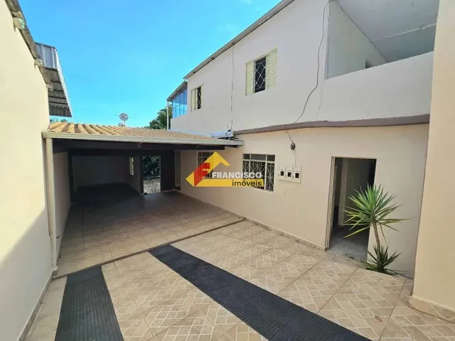 Imagem: Casa para Aluguel, 3 Quartos, 3 Vagas, Bela