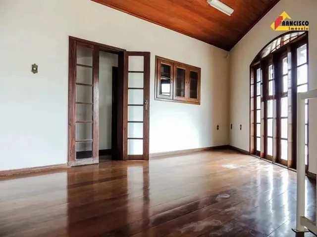 Imagem 2: Casa para Aluguel, 4 Quartos, 1 Suíte, 3 Vagas, Centro - Divinópolis/Mg