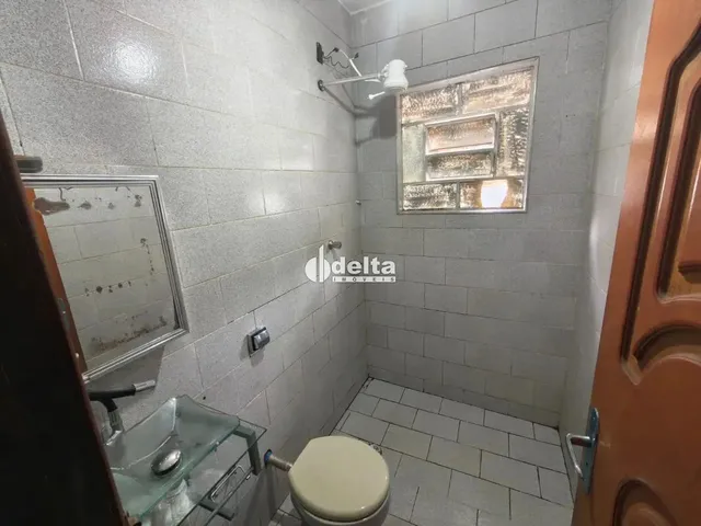 Imagem 5: Casa Mobiliada Tipo Pensionato Muito Próxima da Ufu com 2 Vgs, 8 Quartos, 4 Banheiros