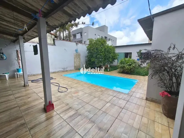 Imagem 3: Casa Mobiliada Tipo Pensionato Muito Próxima da Ufu com 2 Vgs, 8 Quartos, 4 Banheiros