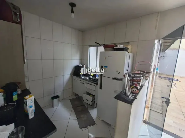Imagem 7: Casa Mobiliada Tipo Pensionato Muito Próxima da Ufu com 2 Vgs, 8 Quartos, 4 Banheiros